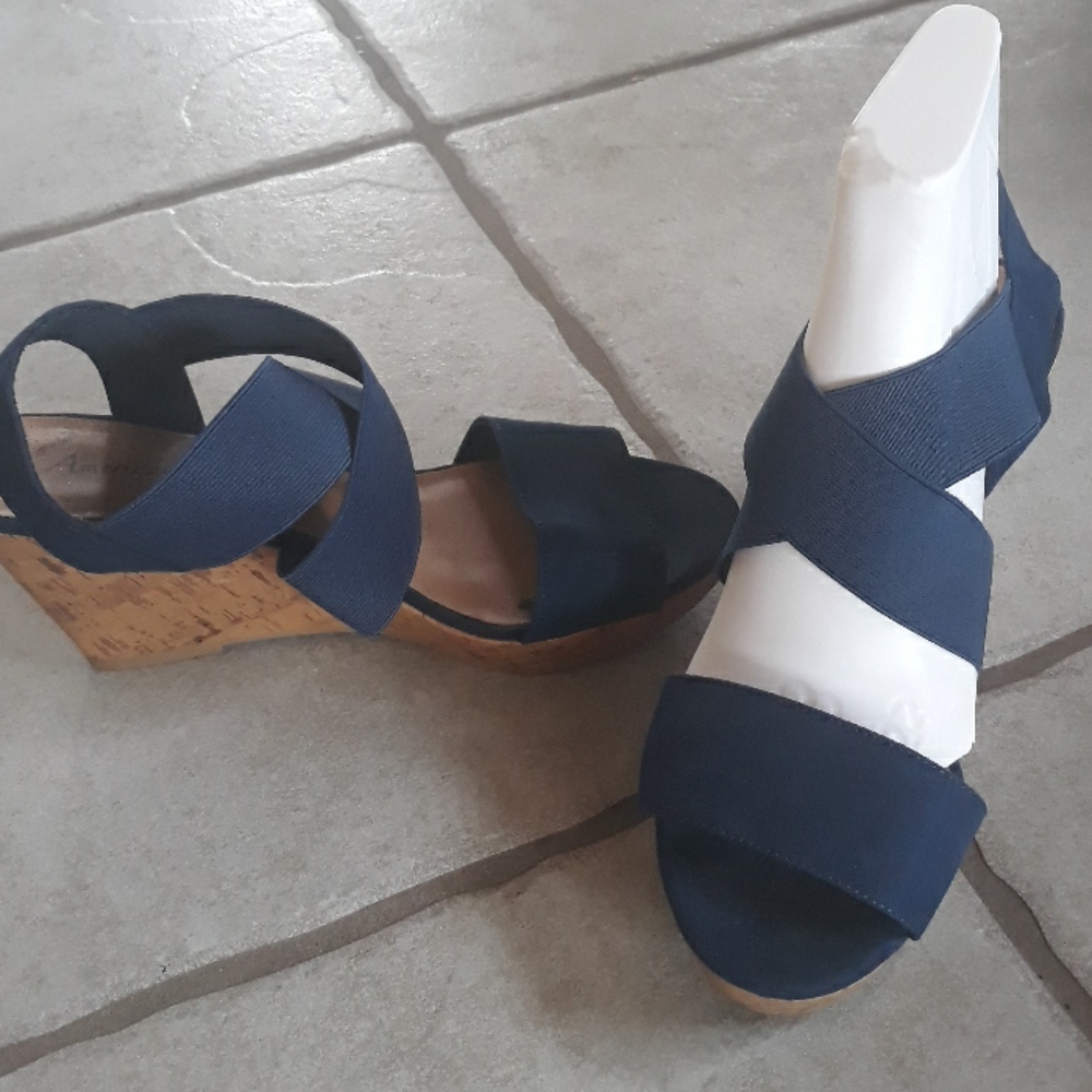 American Eagle navy blue strappy